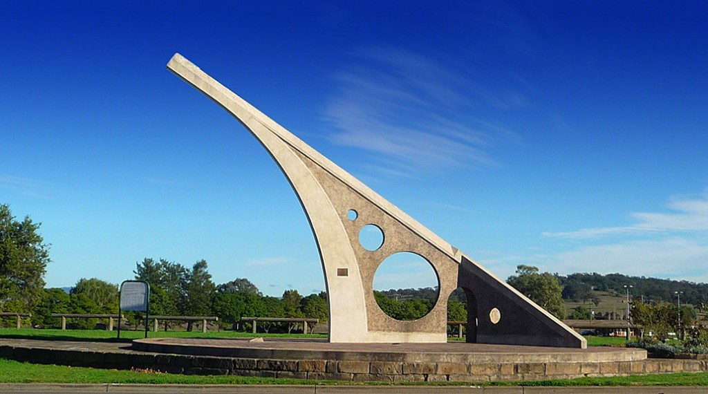 Worlds_Largest _Sundial_Singleton_Au Galvanized Rebar